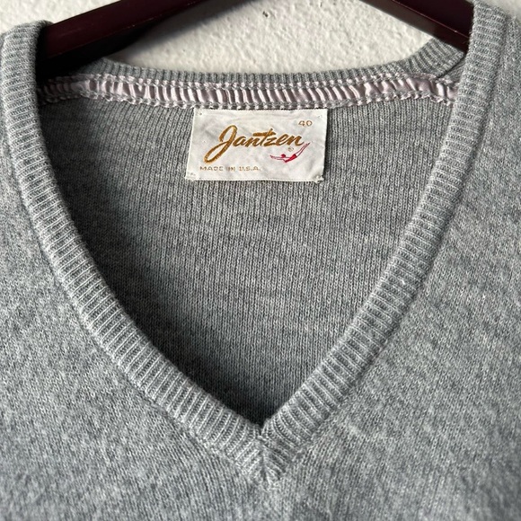 1960s 60s Vintage Jantzen V-Neck Grey Silver Sweater Size 40 M Casual Towncraft - Picture 2 of 6